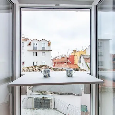 Alfama I, Eco-penthouse With View & French Balcony * Lisboa