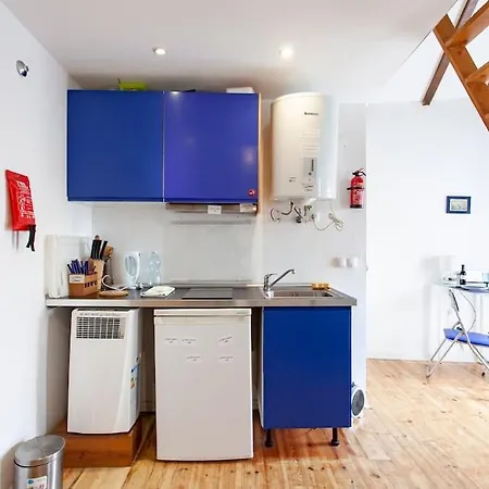 Alfama I, Eco-penthouse With View & French Balcony