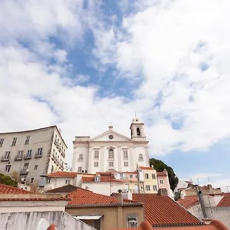 Alfama I, Eco-penthouse With View & French Balcony Appartement *