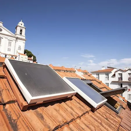 Alfama I, Eco-penthouse With View & French Balcony Appartement *